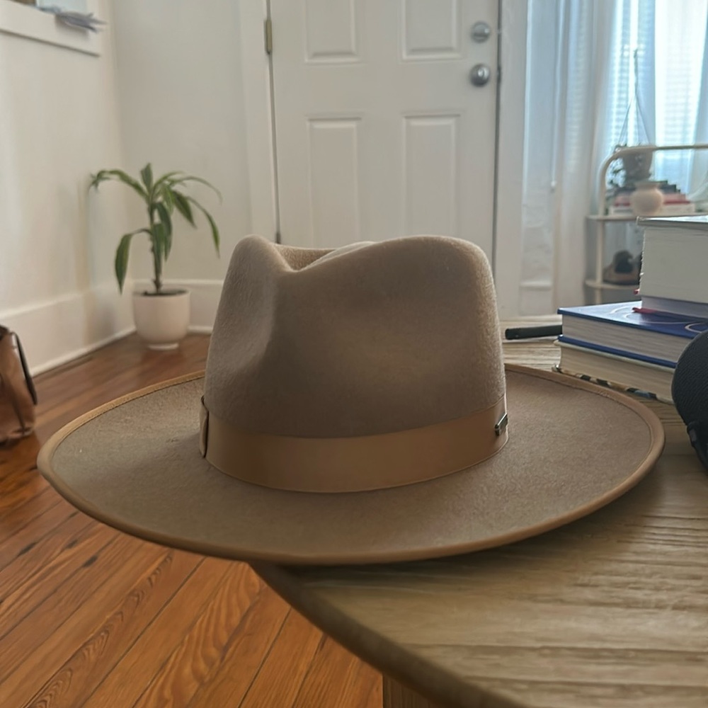 Brown Gigi pip hat!